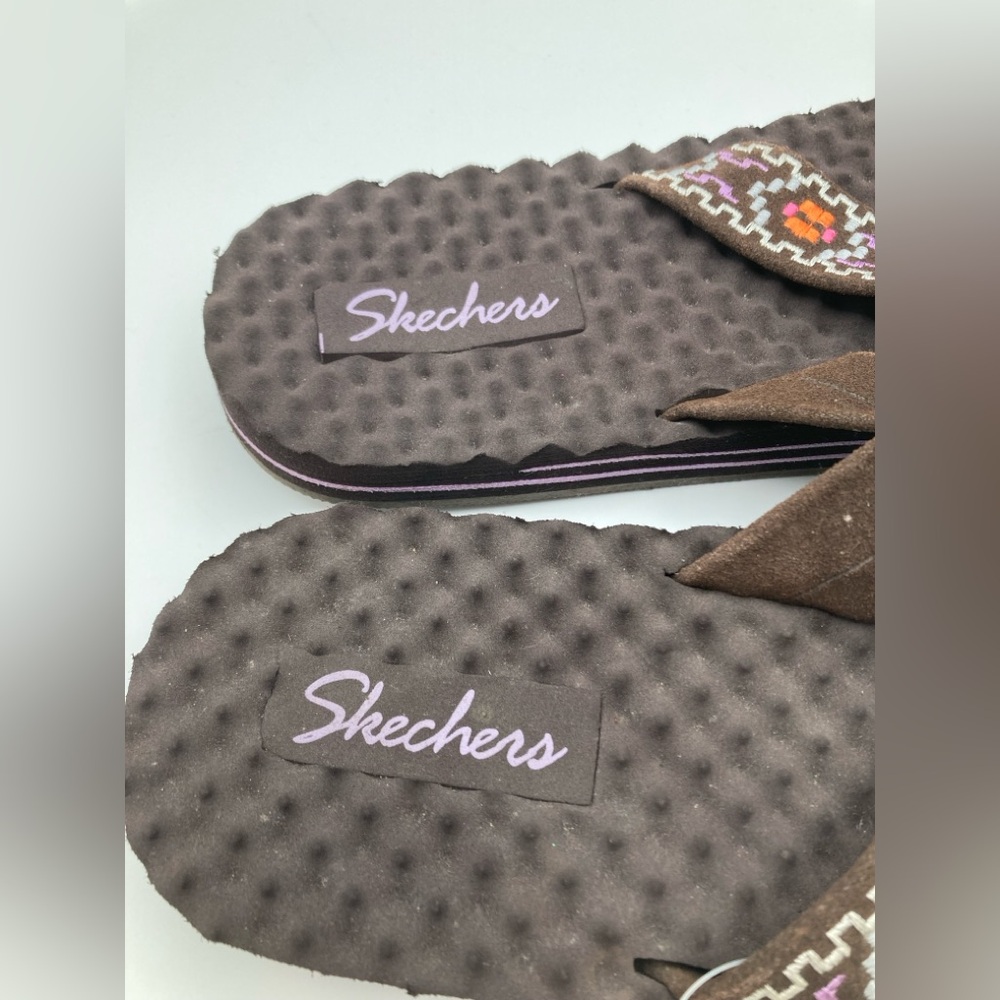 Skechers Flip Flops Women’s Sandals Slip On Chocolate Size 11 Woven Strap NEW - Picture 4 of 8